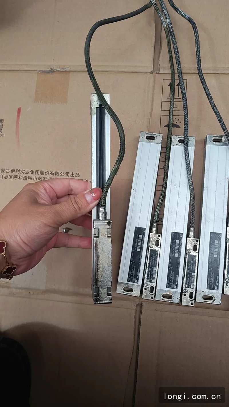 RSF ELEKTRONIK光柵尺型號MSA 650.23 K ML100mm 原裝進口拆機件 功能正常 實物拍（pāi）攝 成色（sè）還（hái）可以 ML100mm / MSA 全（quán）新原裝 03.jpg