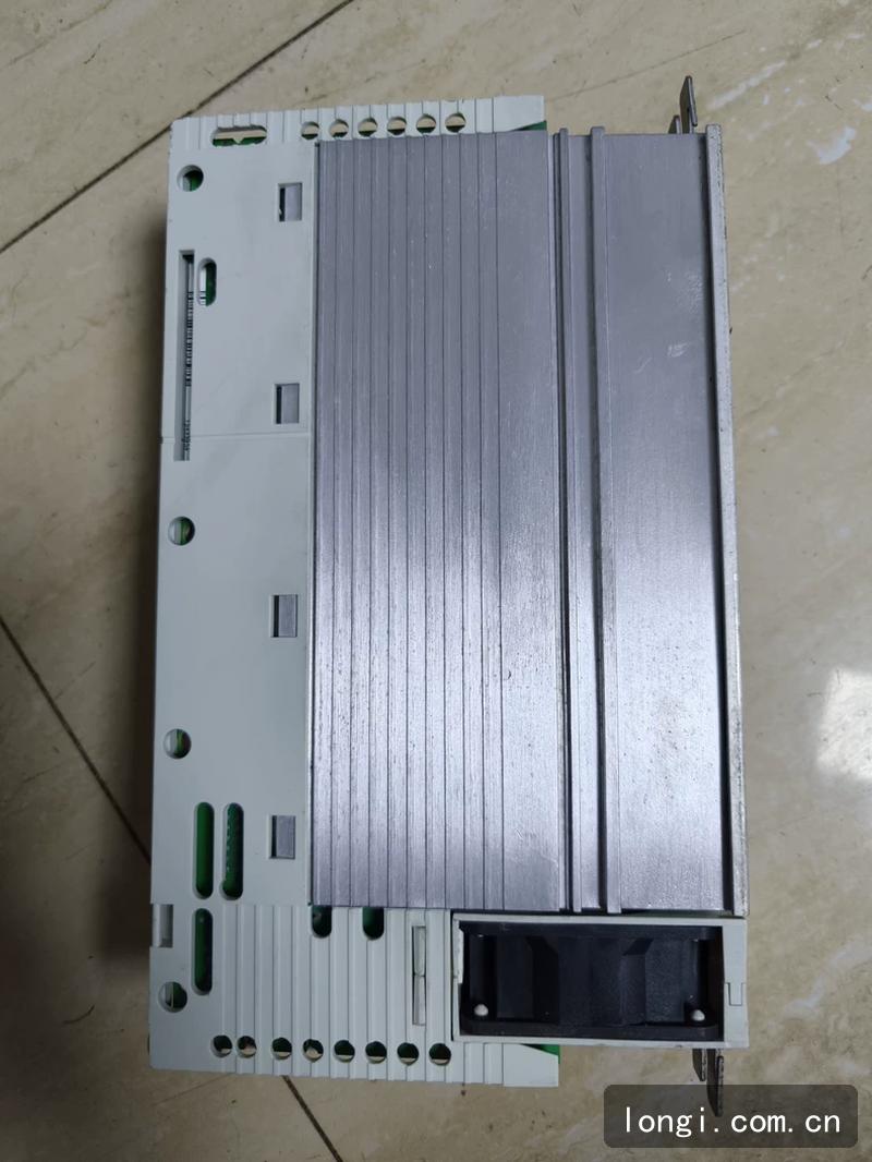 倫茨變頻器 E82EV152-4C 驅動器 拆機現貨 驅動器及電（diàn）機（jī）配（pèi）件 02.jpg