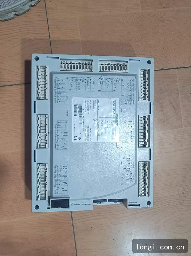 西門子LMV52.400B2燃（rán）燒控製器 閥門 拆機現貨 02.jpg
