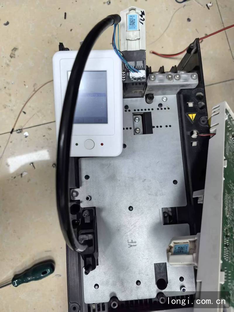 ACS880變（biàn）頻器改功（gōng）率 刷寫器 ACS880變頻器（qì）刷寫器 拆機現貨 02.jpg