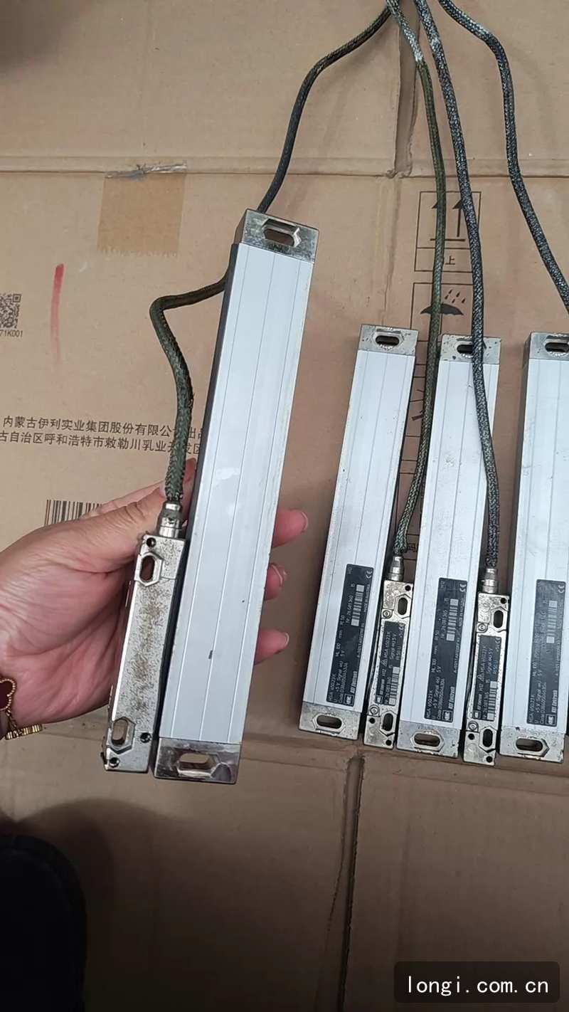 RSF ELEKTRONIK光柵尺型號MSA 650.23 K ML100mm 原裝進口拆機件 功能（néng）正常 實物拍攝 成（chéng）色（sè）還可以（yǐ） ML100mm / MSA 全（quán）新原裝（zhuāng） 04.jpg
