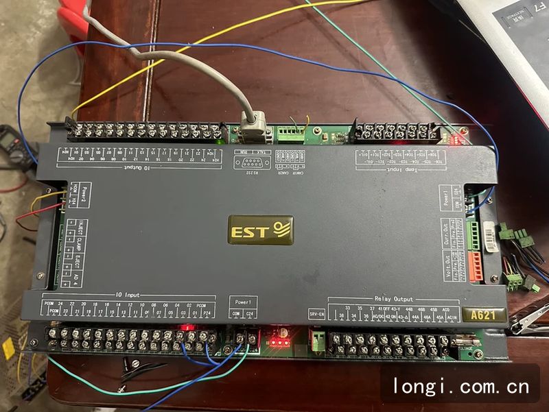 伊士（shì）通A621 配8寸顯示屏 8寸工業顯示屏（píng） 拆機現貨 02.jpg
